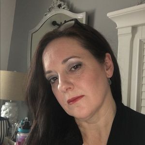 Meet your Posher, Laurie